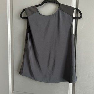 Cute open back top size xs